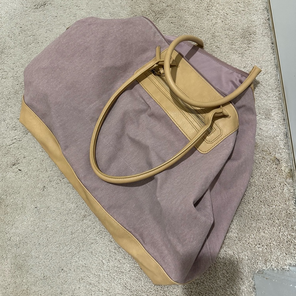 Universal Thread Overnight Bag